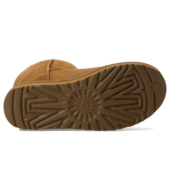 Uggs classic boot. Size 9 chestnut nwt - Picture 4 of 9